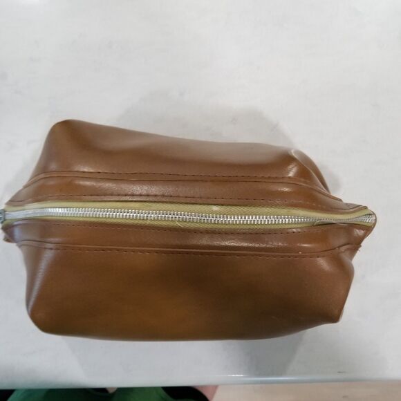 travel products Other - Vintage travel products brown cosmetic dopp travel bag